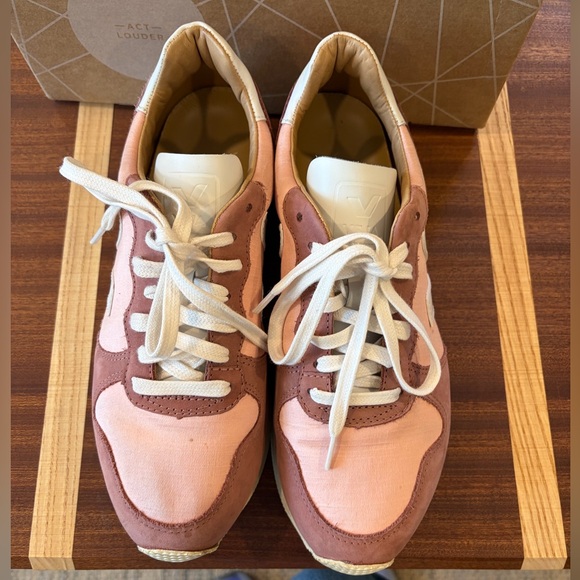Veja Bastille - Holiday Silk Sneakers - Women's 9 - With Box - Picture 4 of 10